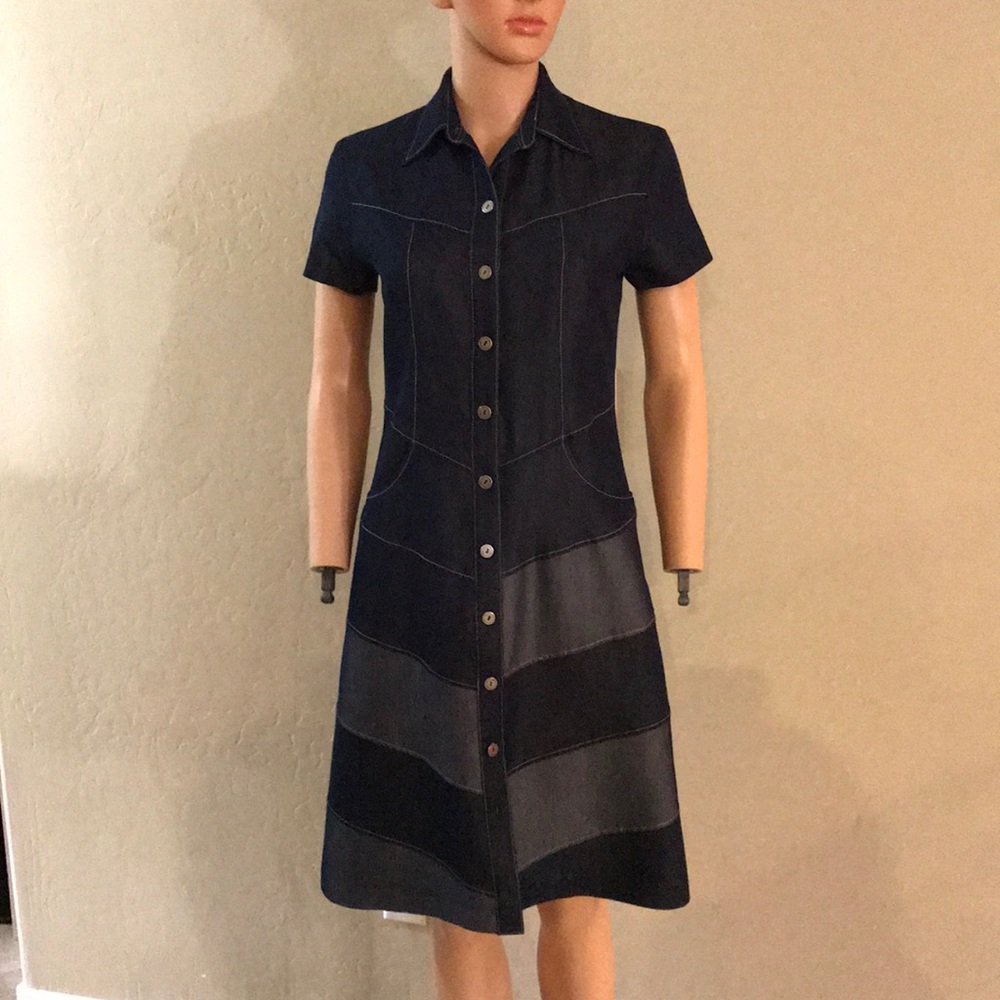 Like new buttons down Dress
